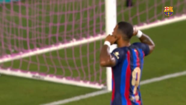 Depay's amazing goal with Barça in Miami